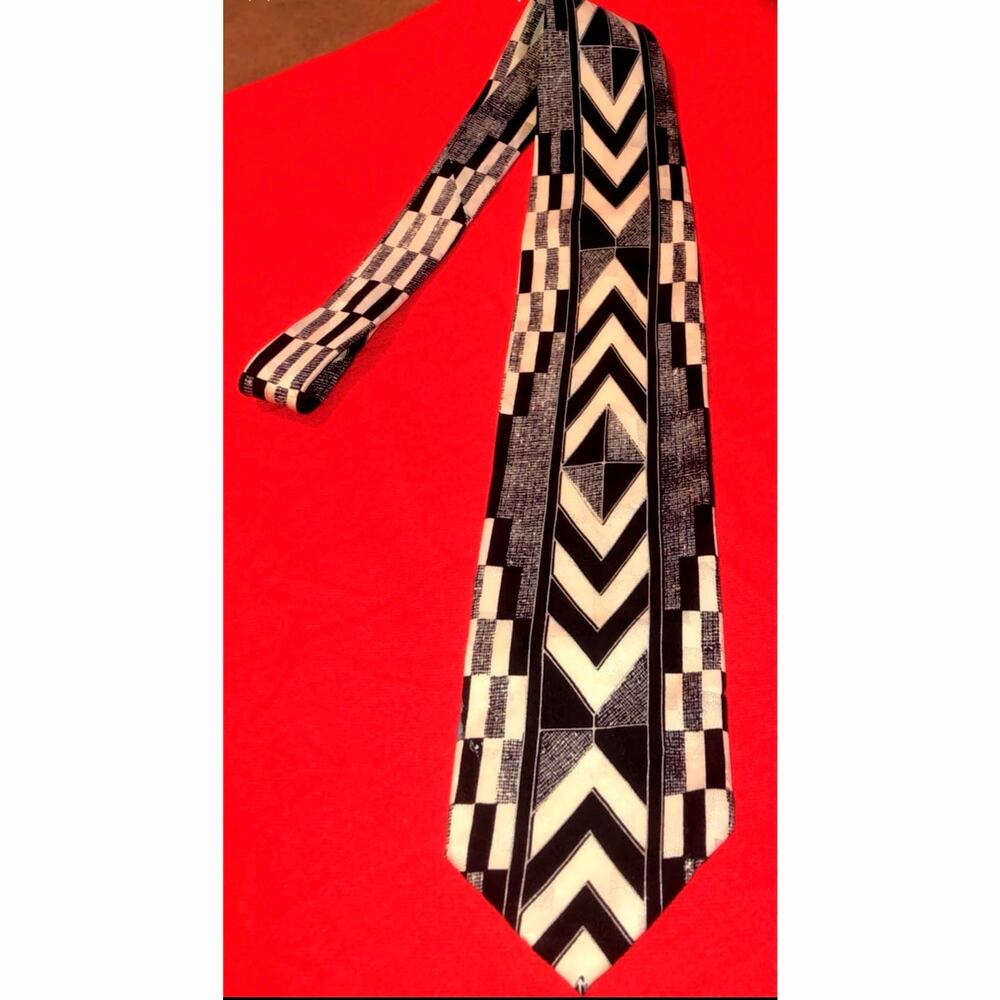 NWT Fellini Designer All‎ Silk Italian Art Deco Black Tie